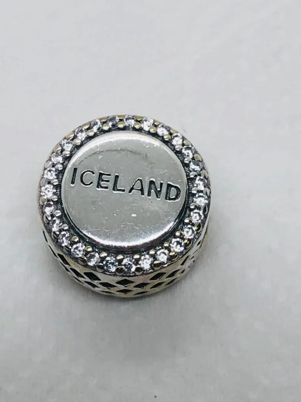 ✨ ✨PANDORA Country Of Iceland EXCLUSIVE Flag Round Sparkling CHARM